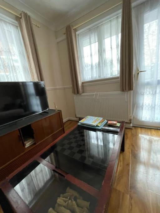 Spacious Bungalow In London, Near Central London, The Excel Centre And The O2, Ideal For Families Kültér fotó