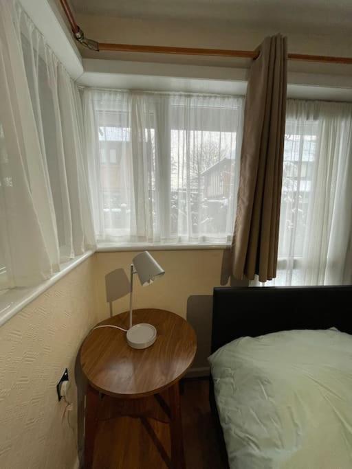 Spacious Bungalow In London, Near Central London, The Excel Centre And The O2, Ideal For Families Kültér fotó