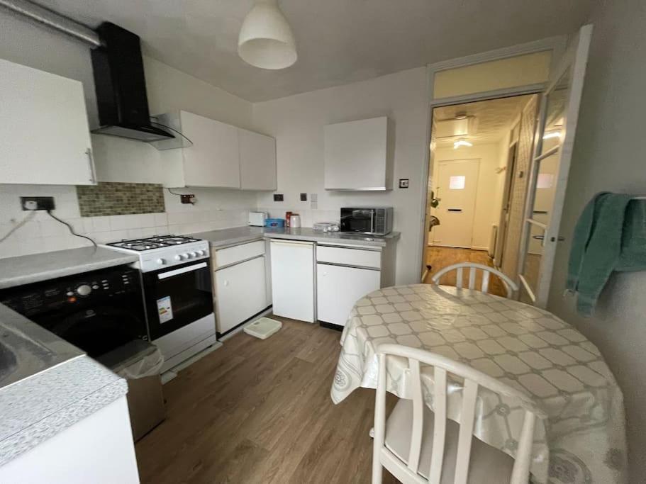 Spacious Bungalow In London, Near Central London, The Excel Centre And The O2, Ideal For Families Kültér fotó